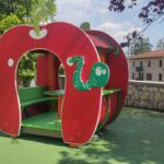 casetta parco giochi a forma di mela stileurbano