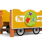 Play wagon, gioco inclusivo a forma di vagone con pannelli ludici del trenino Ciuf Ciuf, con panche. Struttura in alluminio, pannelli in polietilene. by Stileurbano